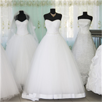 Brautkleid aufwändig